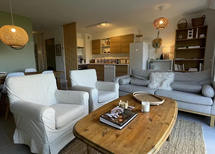 Le Clos Du Moulin 3, Home With Garden, 3 Bedroom (Adults Only)