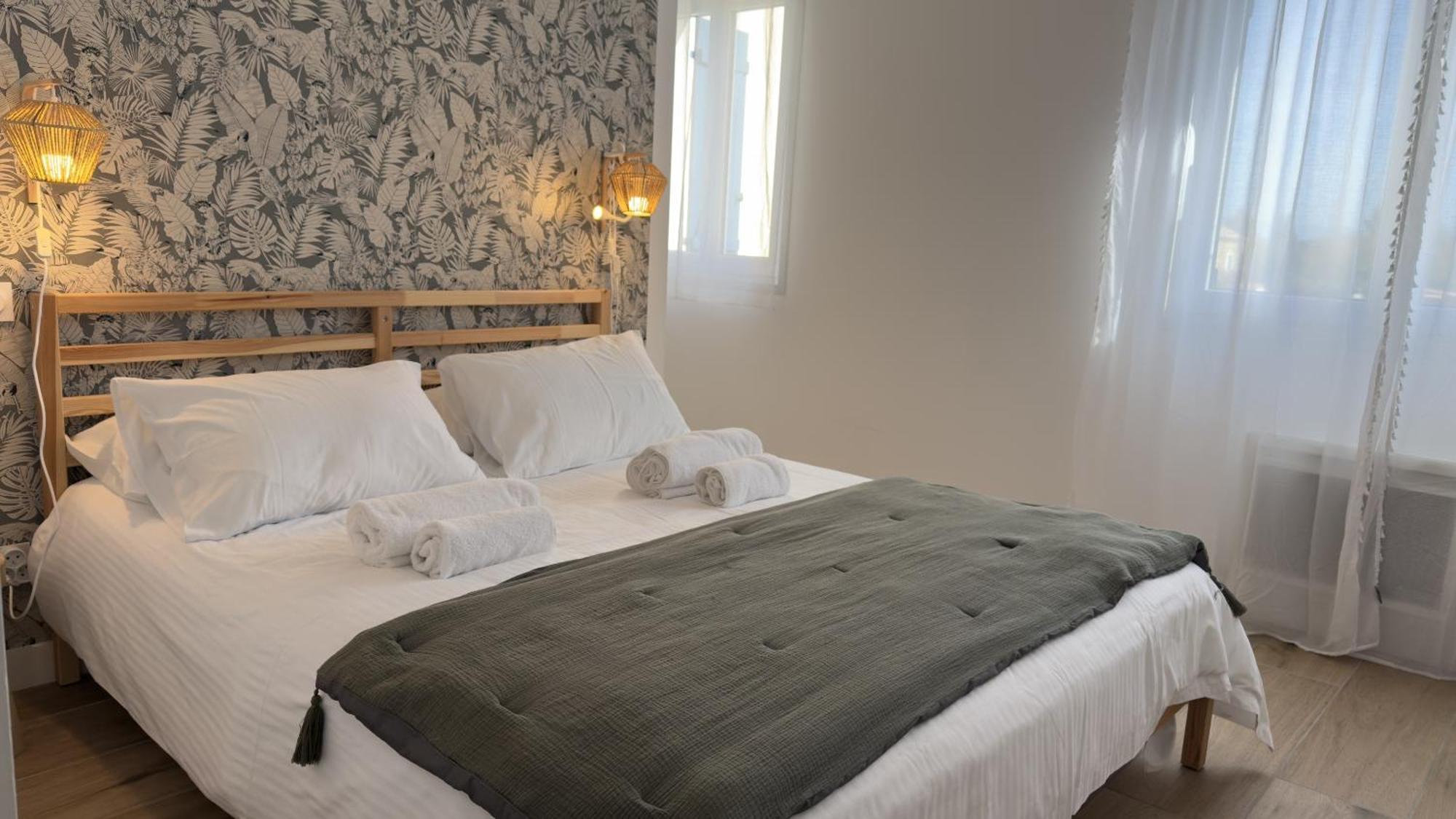 Le Clos Du Moulin 3, With Garden, 3 Bedroom (adults Only) Entraigues-sur-la-Sorgue